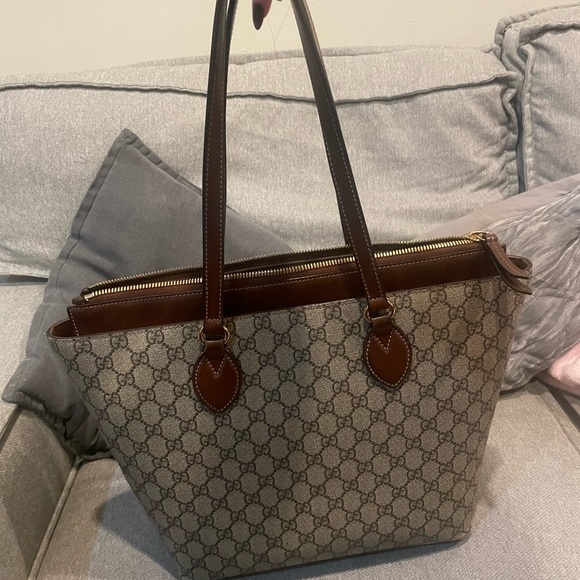Gucci GG Supreme Canvas Tote 💯 Authentic - Picture 2 of 3